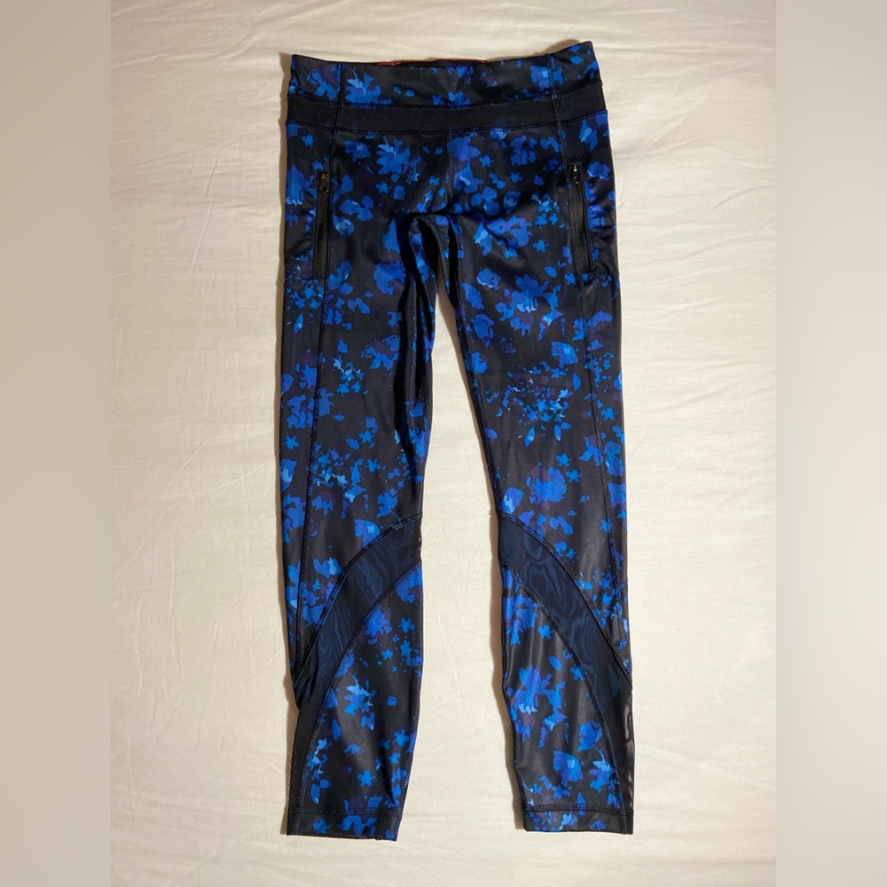 Lululemon Athletica leggings.